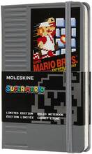 Cartoleria Taccuino Moleskine Super Mario Limited Edition pocket a righe. Cartuccia NES. Grigio Moleskine