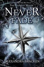Libro in inglese Never Fade Alexandra Bracken