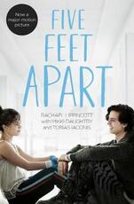 Libro in inglese Five Feet Apart Rachael Lippincott Mikki Daughtry Tobias Iaconis