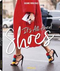 Libro It's all about shoes. Ediz. inglese e francese Suzanne Middlemass