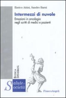 Intermezzi di nuvole. Emozioni in oncologia negli scritti di medici e pazienti.pdf