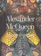 Libro Alexander McQueen. Dietro le quinte Robert Fairer